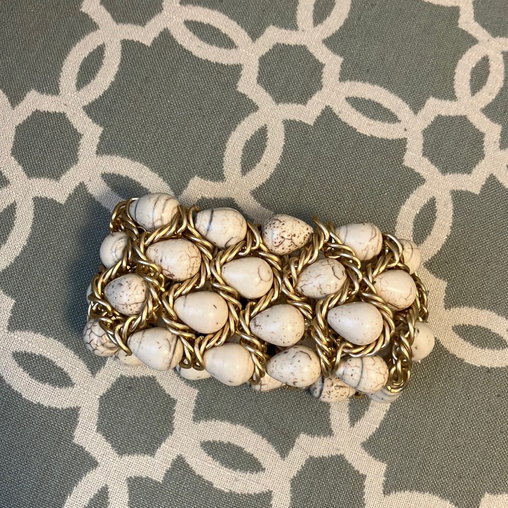 Bead bracelet